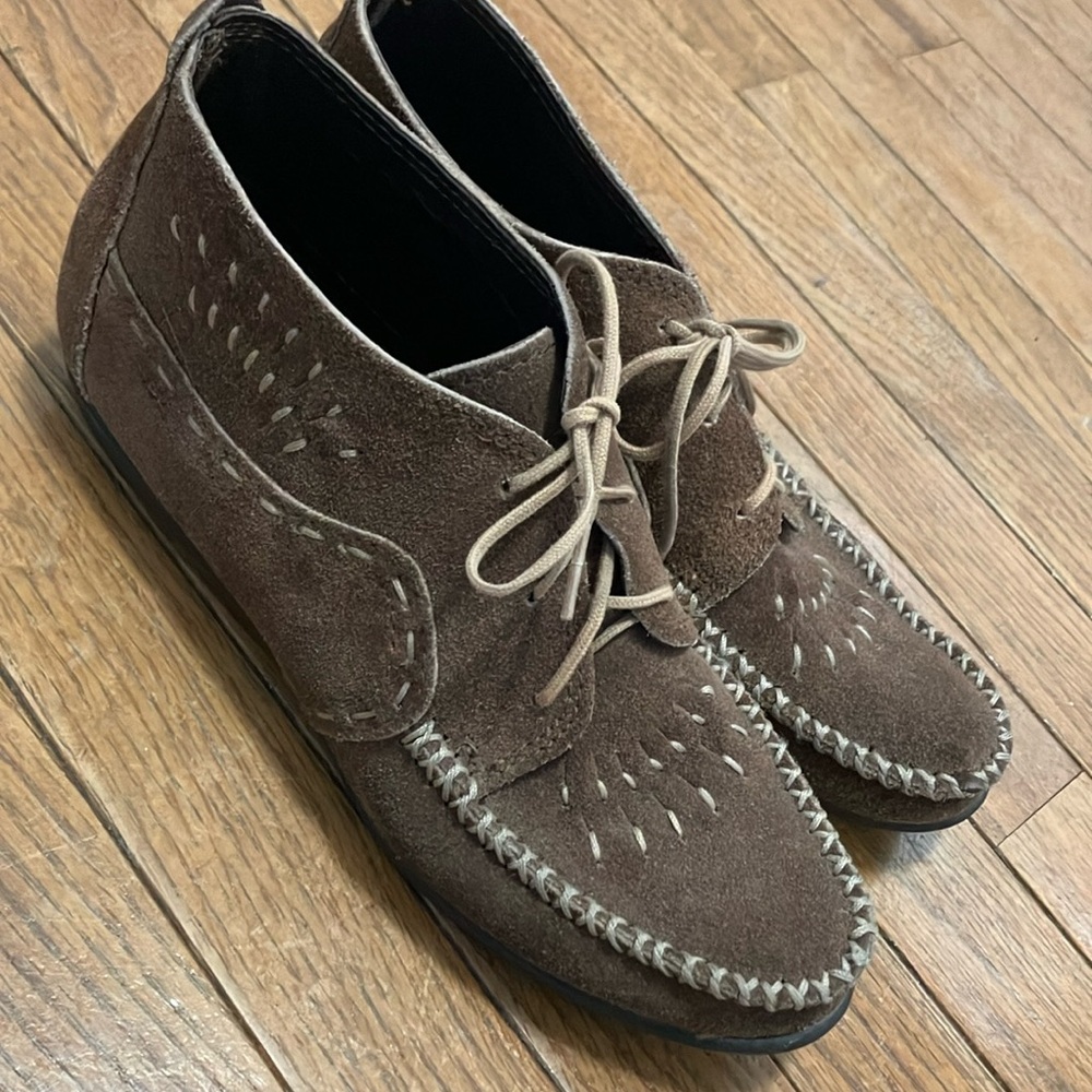 Minnetonka moccasins size 8